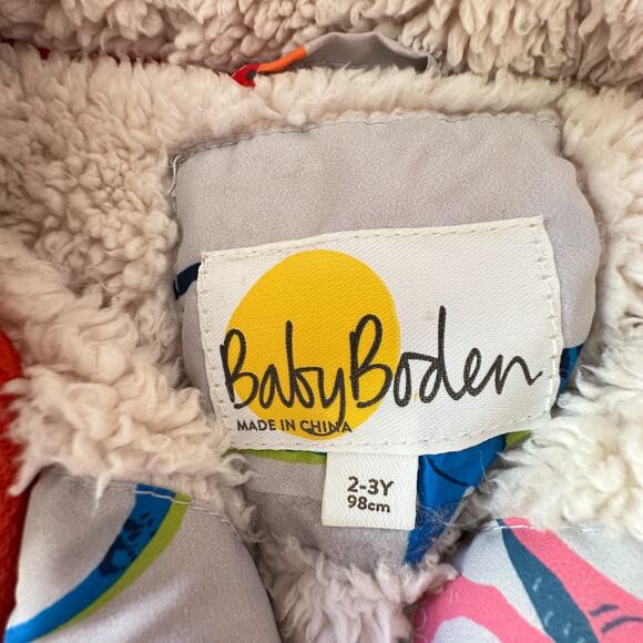 Baby Boden Dino Print Fleece Lined Quilted Jacket PLAY 2/3 - Picture 4 of 9